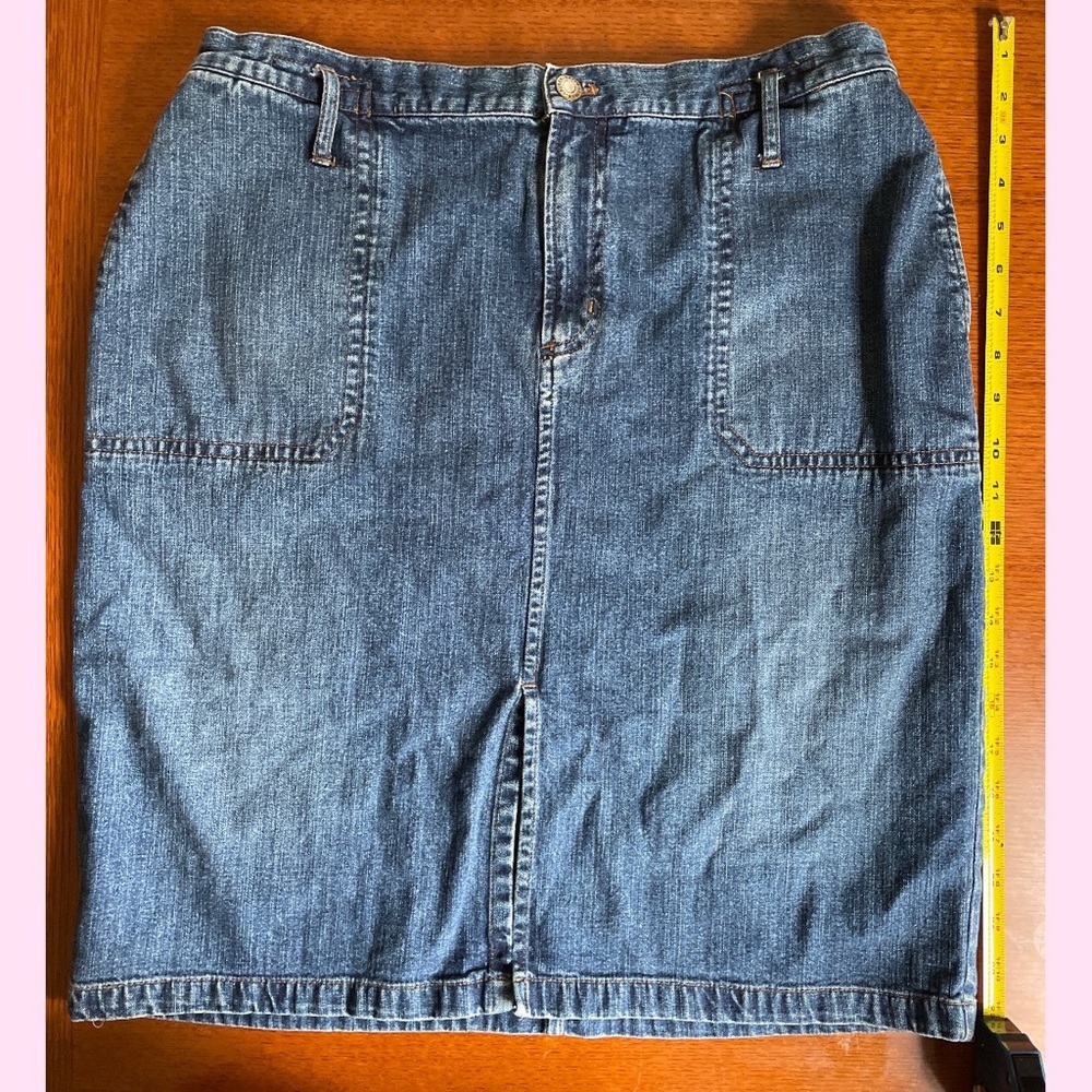 Lauren Jean Company. Denim skirt